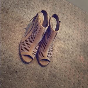 Route 66 tan Wedge heels